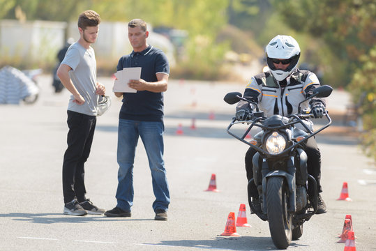 Rijschool Utrecht Motor: Jouw Gids voor het Motorrijbewijs bij Goon Autorijschool
