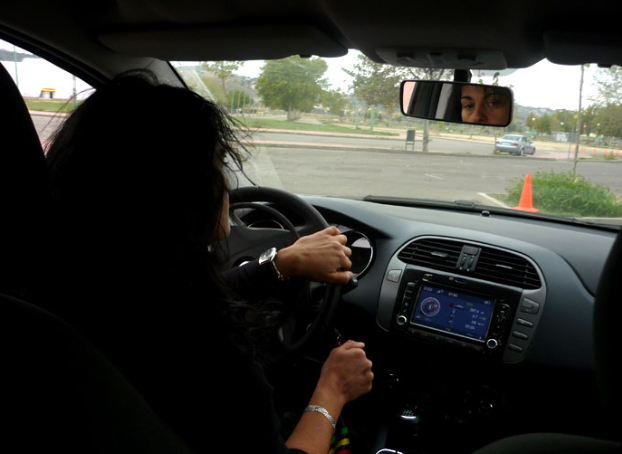 Clases de conducción automáticas para alumnos internacionales