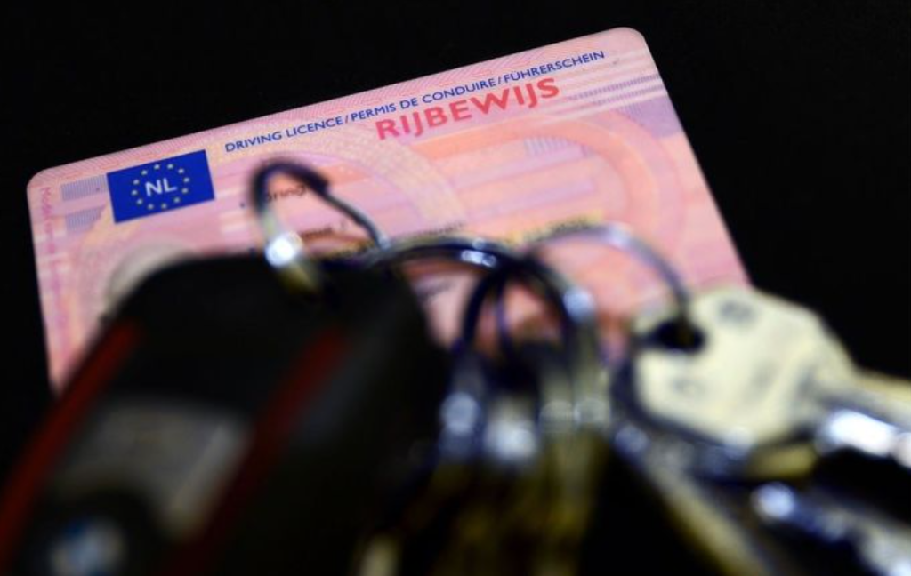 ¿Cómo obtener mi licencia de conducir en Holanda?