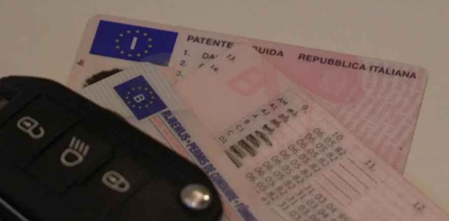 Identificando una licencia válida de la UE o no UE